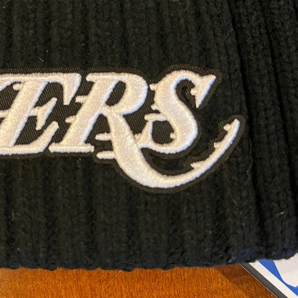 Pro Standard NBA Los Angeles Lakers Pearl Beanie / knit hat. Black. NWT